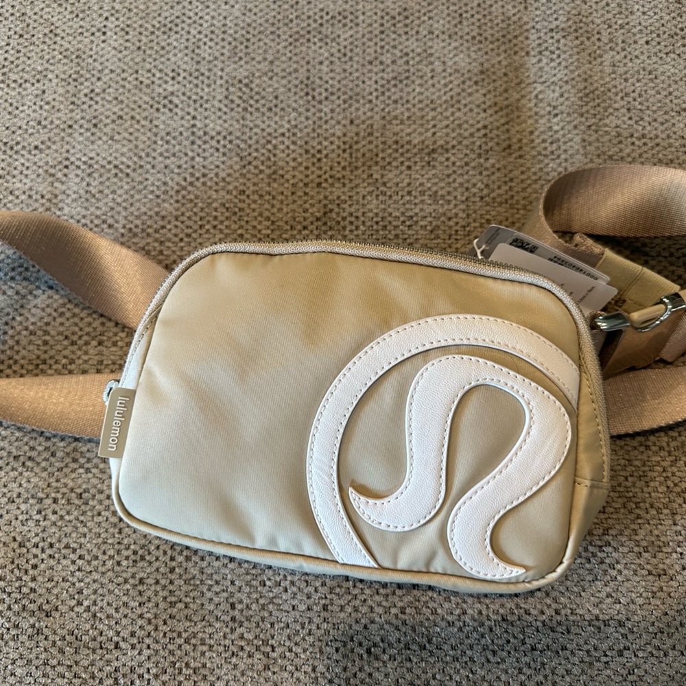 Everywhere Belt Bag